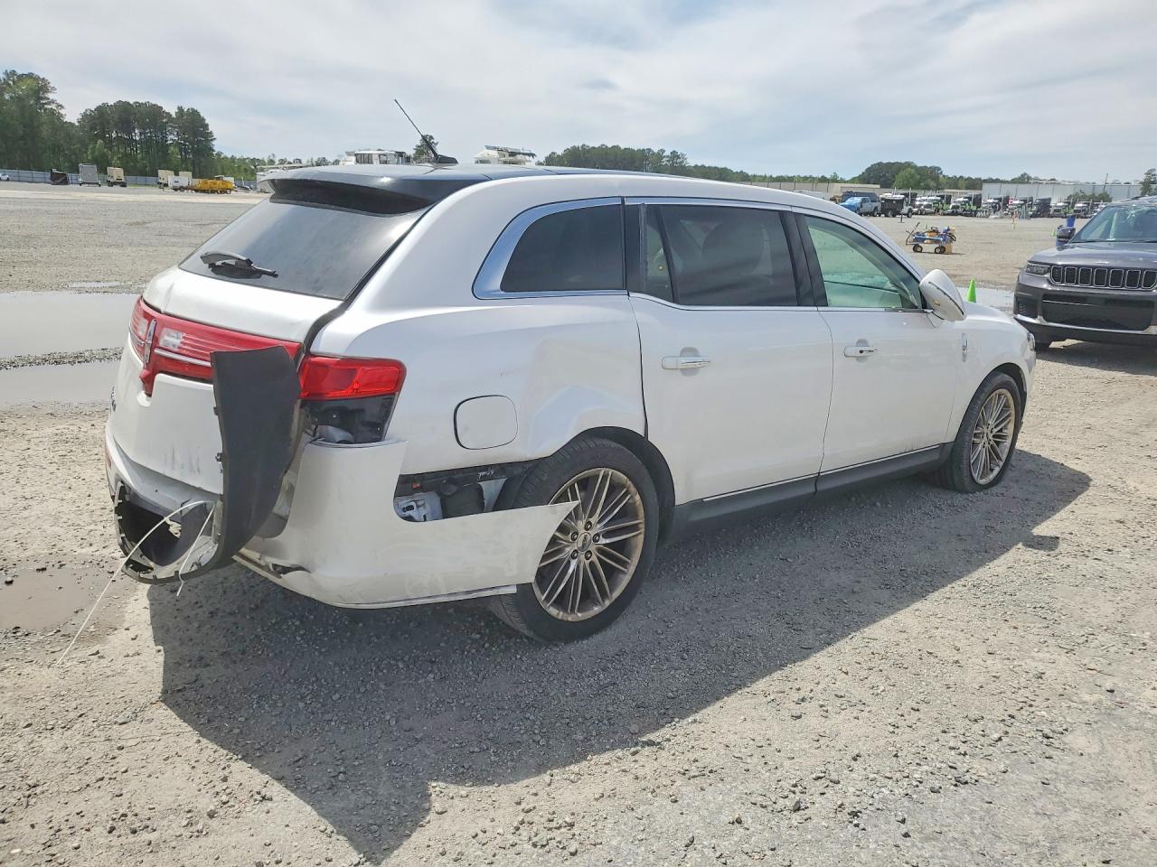 Lincoln MKT