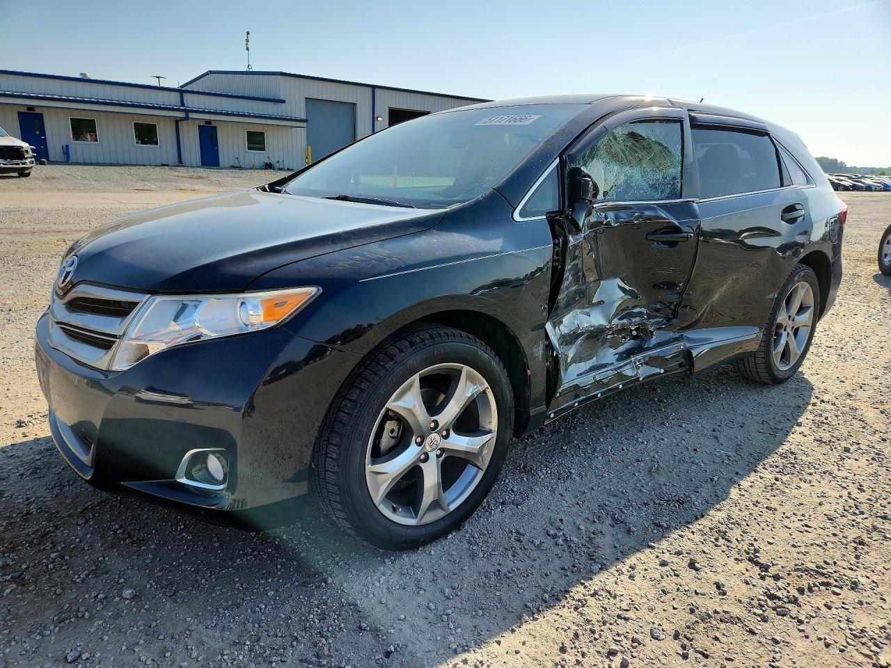 Salvage Toyota Venza Image