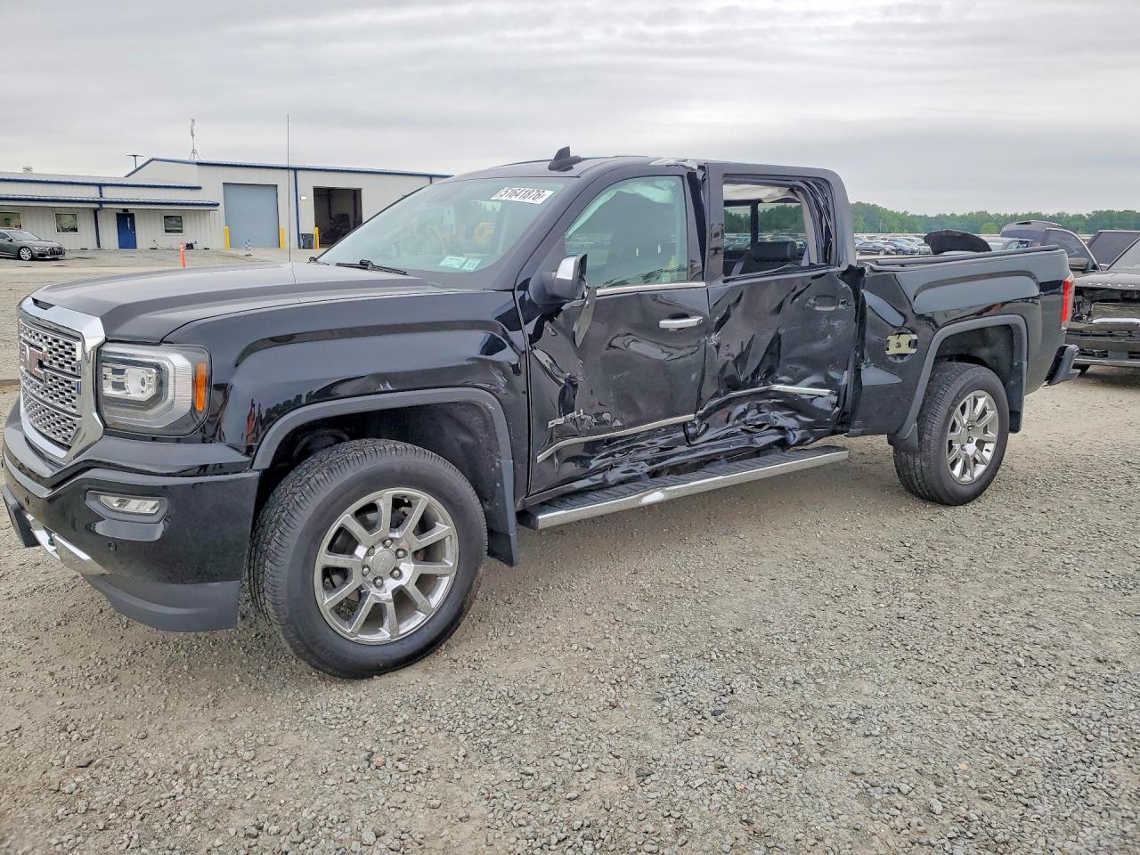 Salvage GMC Sierra Image