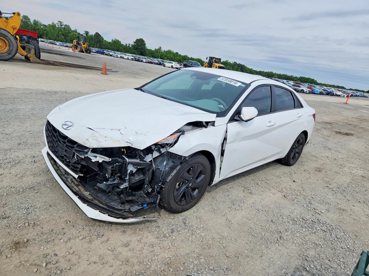 Salvage Hyundai ELANTRA Image
