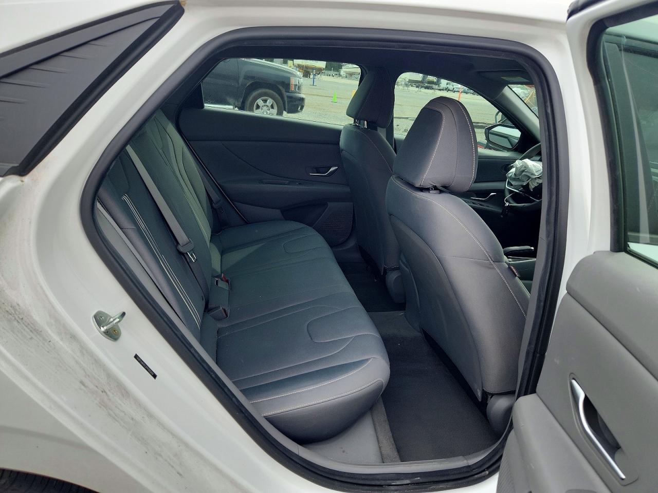 Hyundai ELANTRA Sel