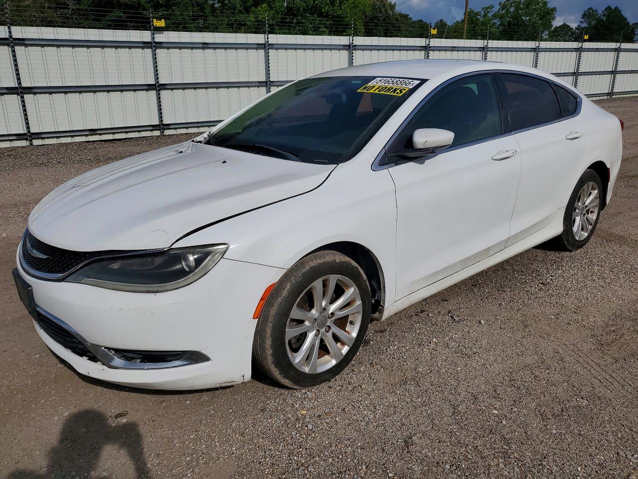 Salvage Chrysler 200 Image