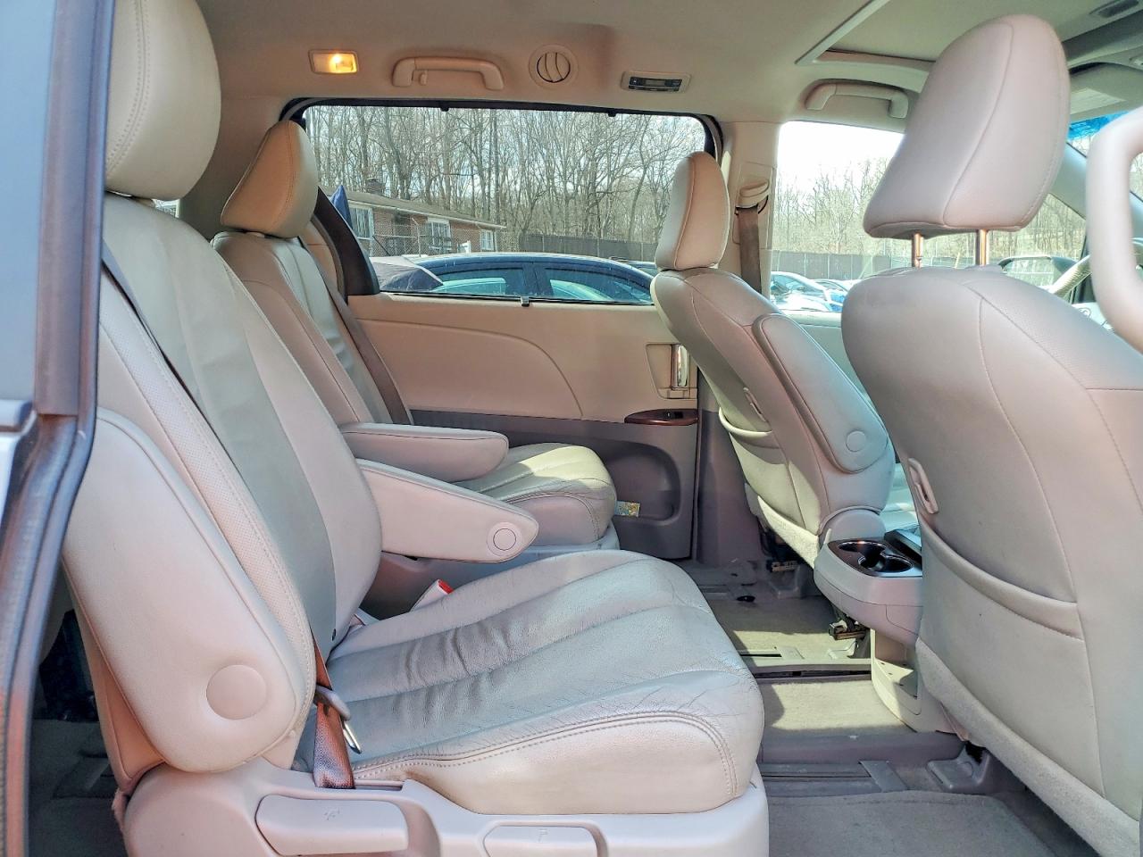 Toyota Sienna Xle 7-passenger