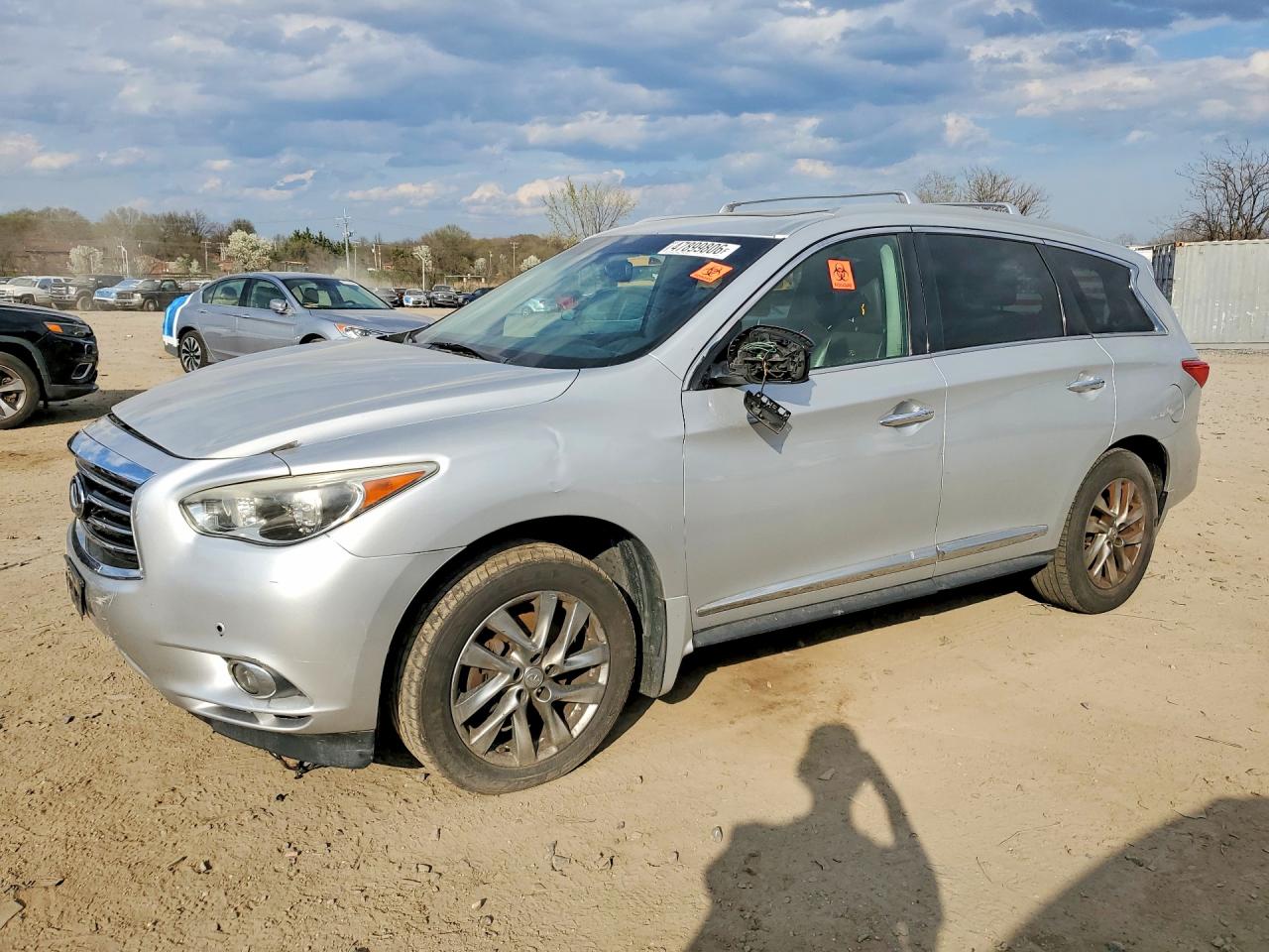 Salvage INFINITI JX35 Image