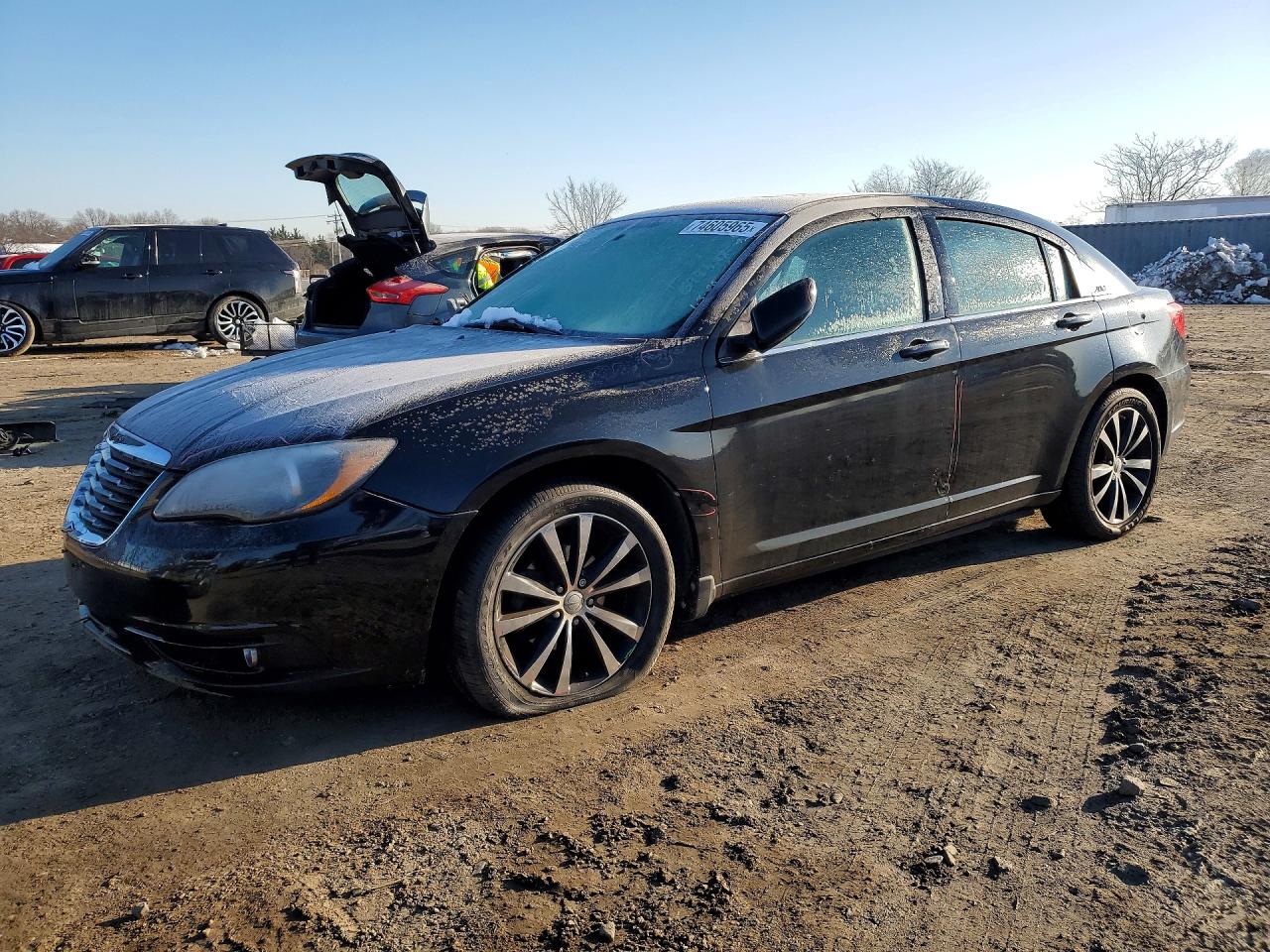 Salvage Chrysler 200 Image