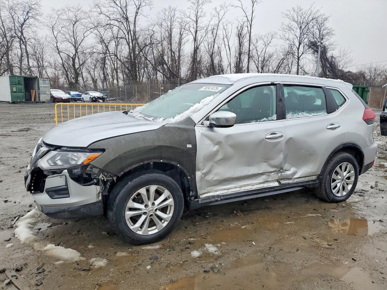 Salvage Nissan Rogue Image