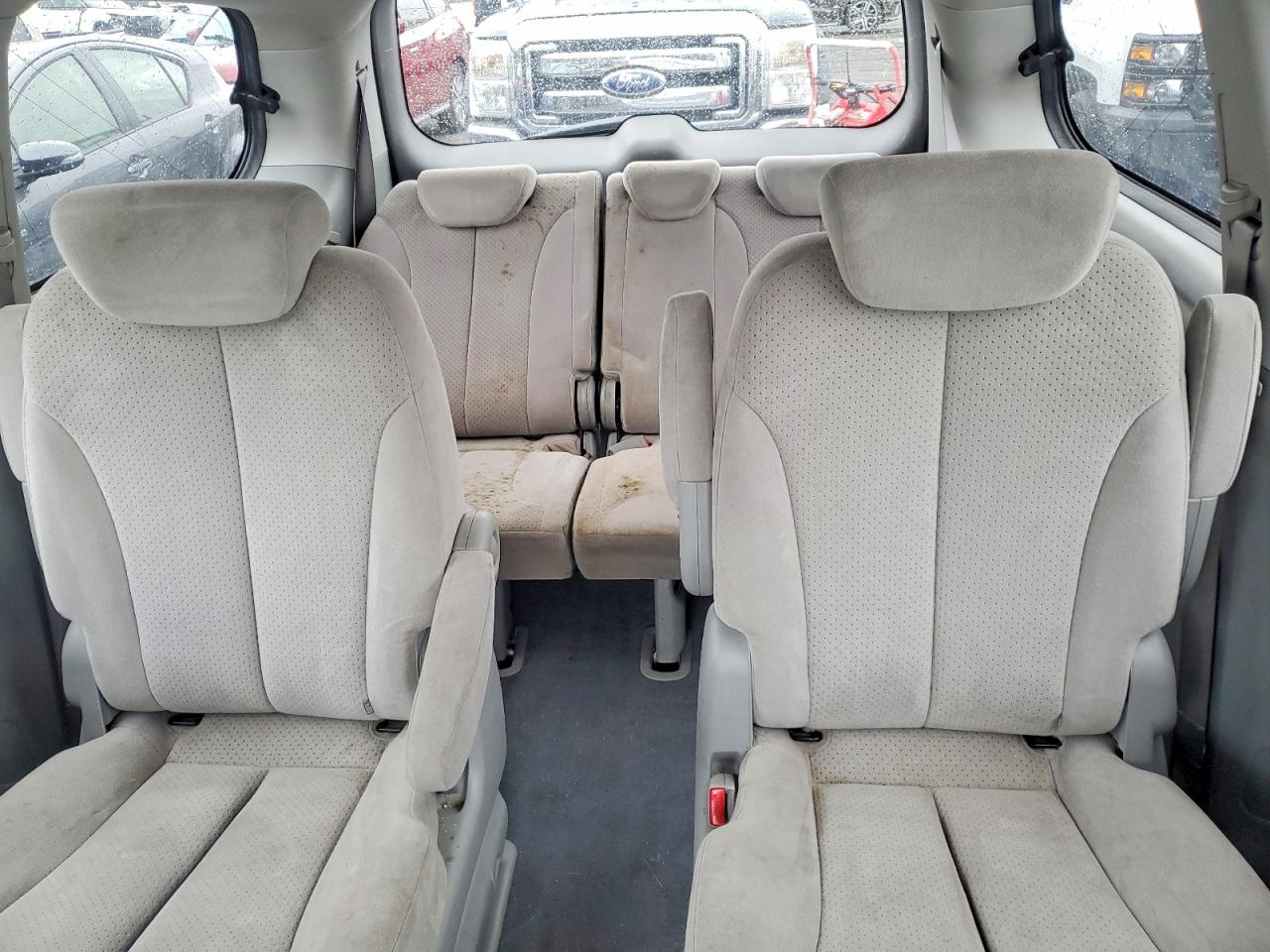 Hyundai Entourage Gls