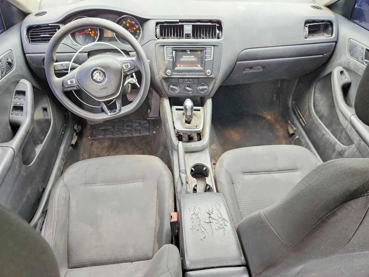 Volkswagen Jetta S