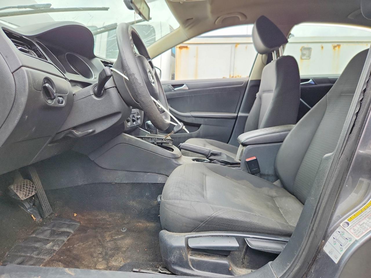 Volkswagen Jetta S
