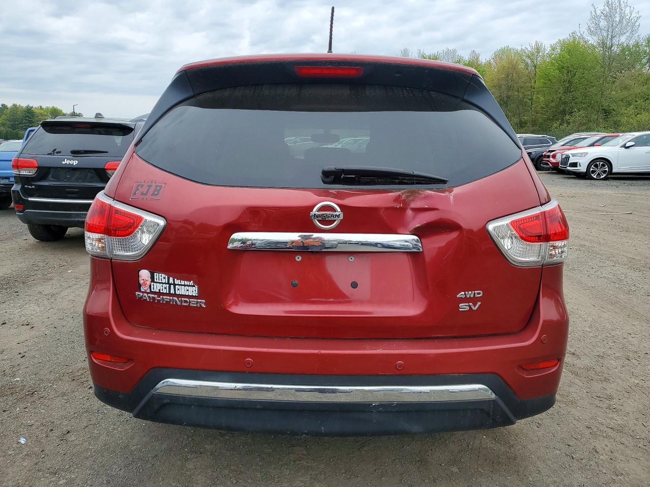 Nissan Pathfinder Sv