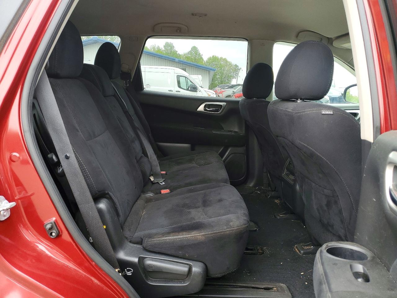 Nissan Pathfinder Sv