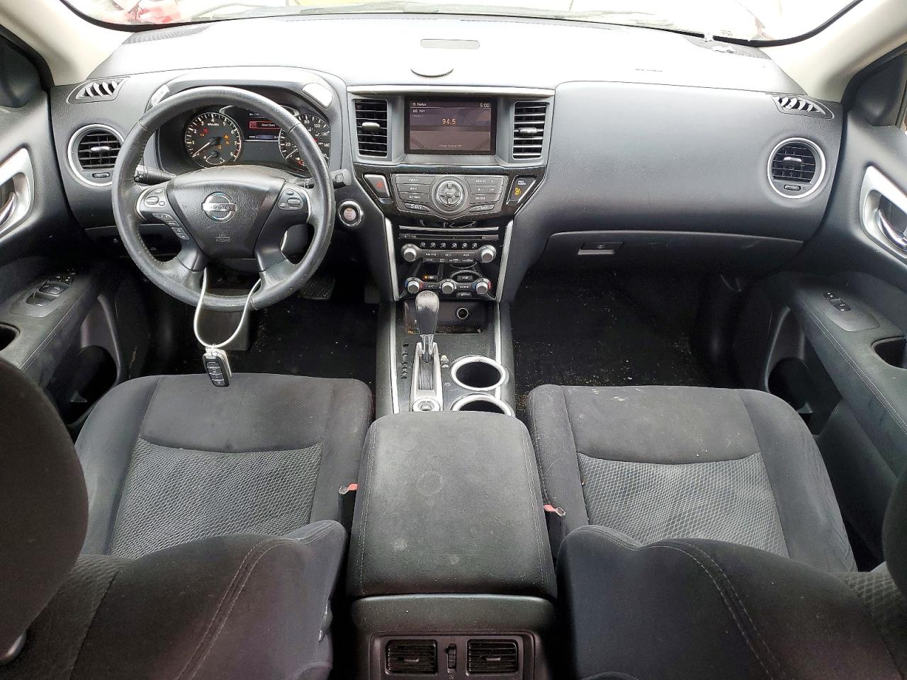 Nissan Pathfinder Sv