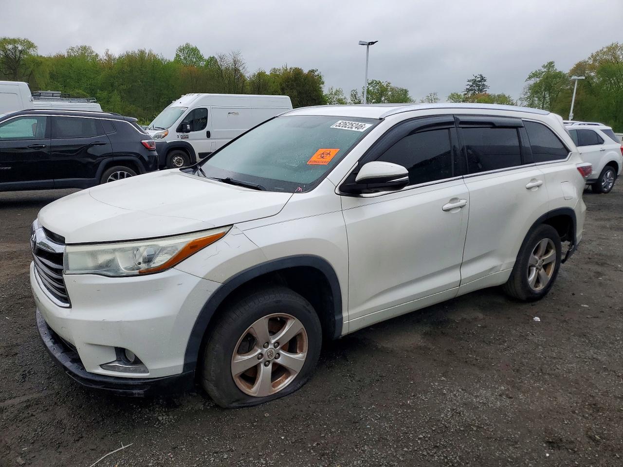 Salvage Toyota Highlander Image