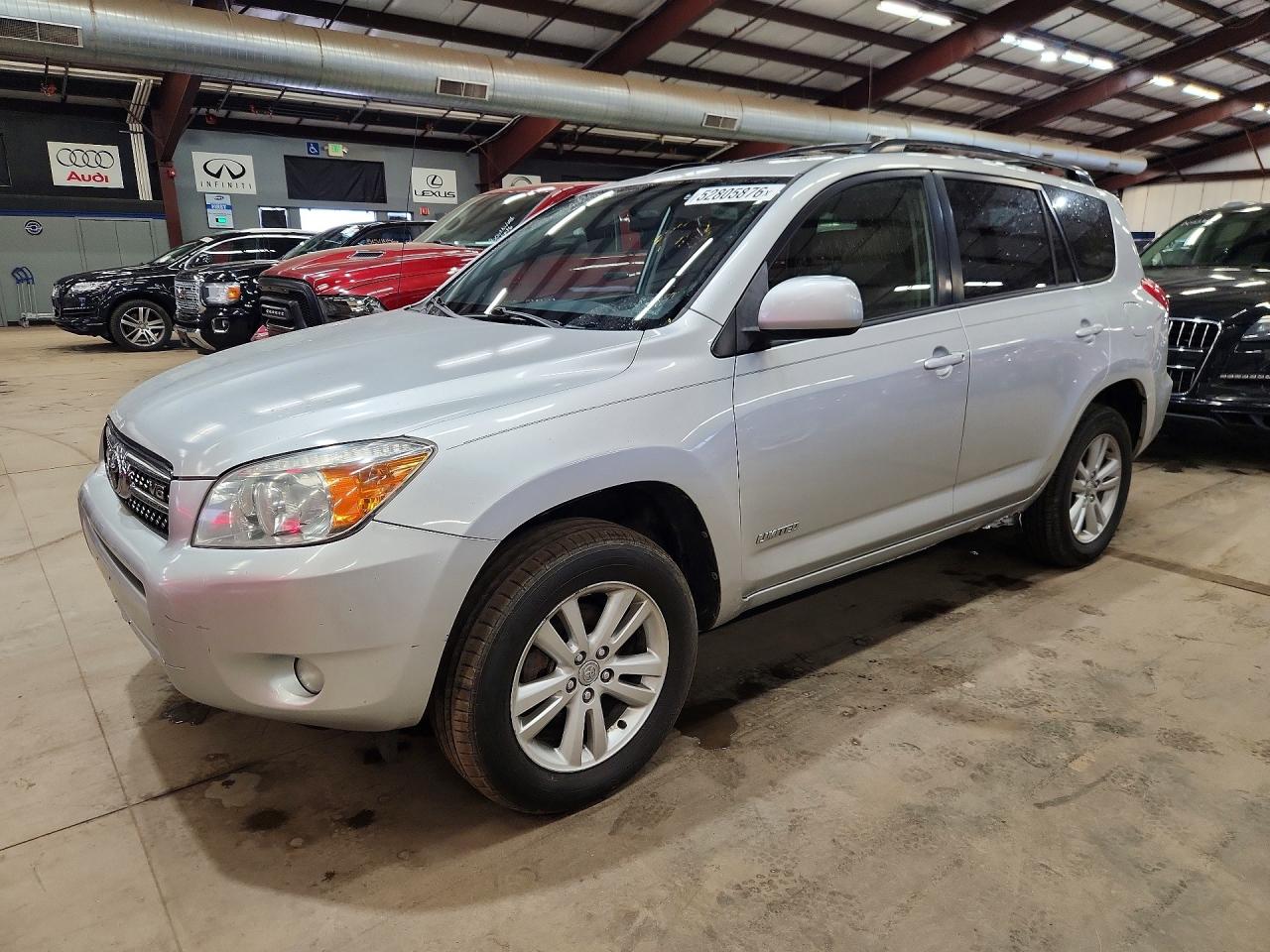 Salvage Toyota RAV4 Image