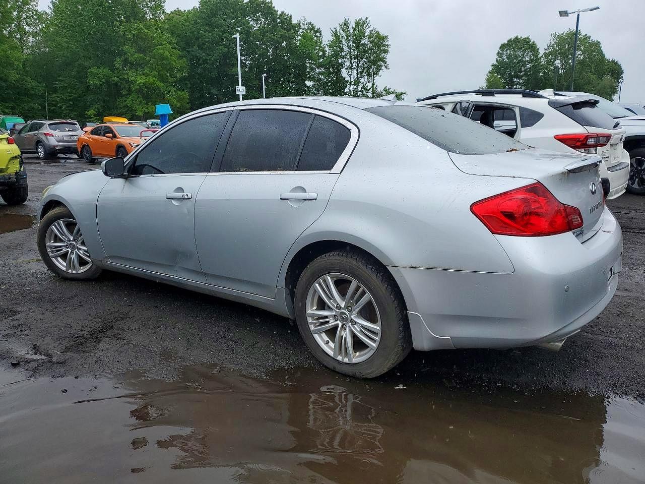 INFINITI G37 X