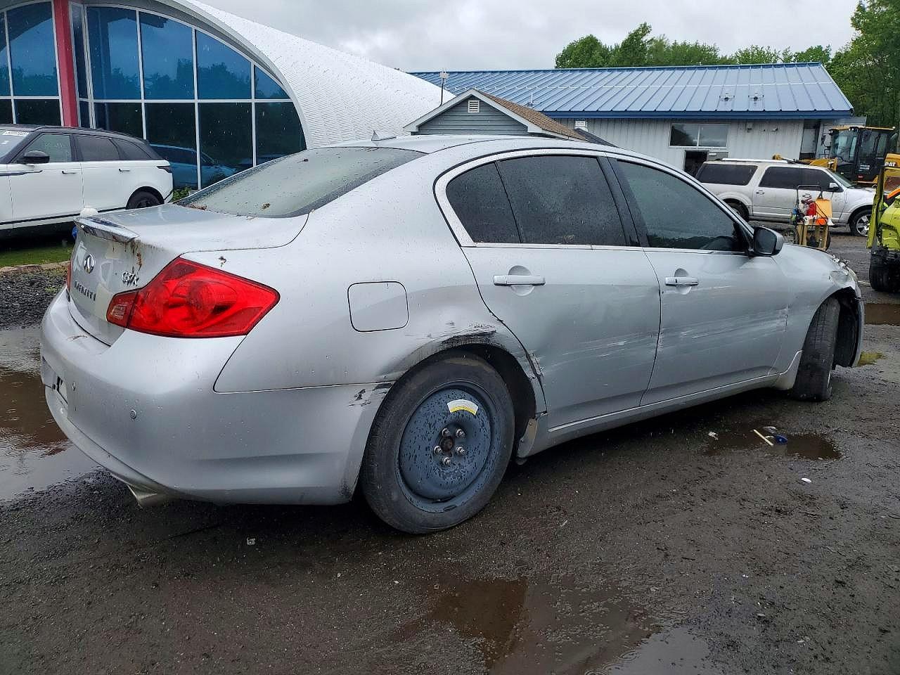 INFINITI G37 X