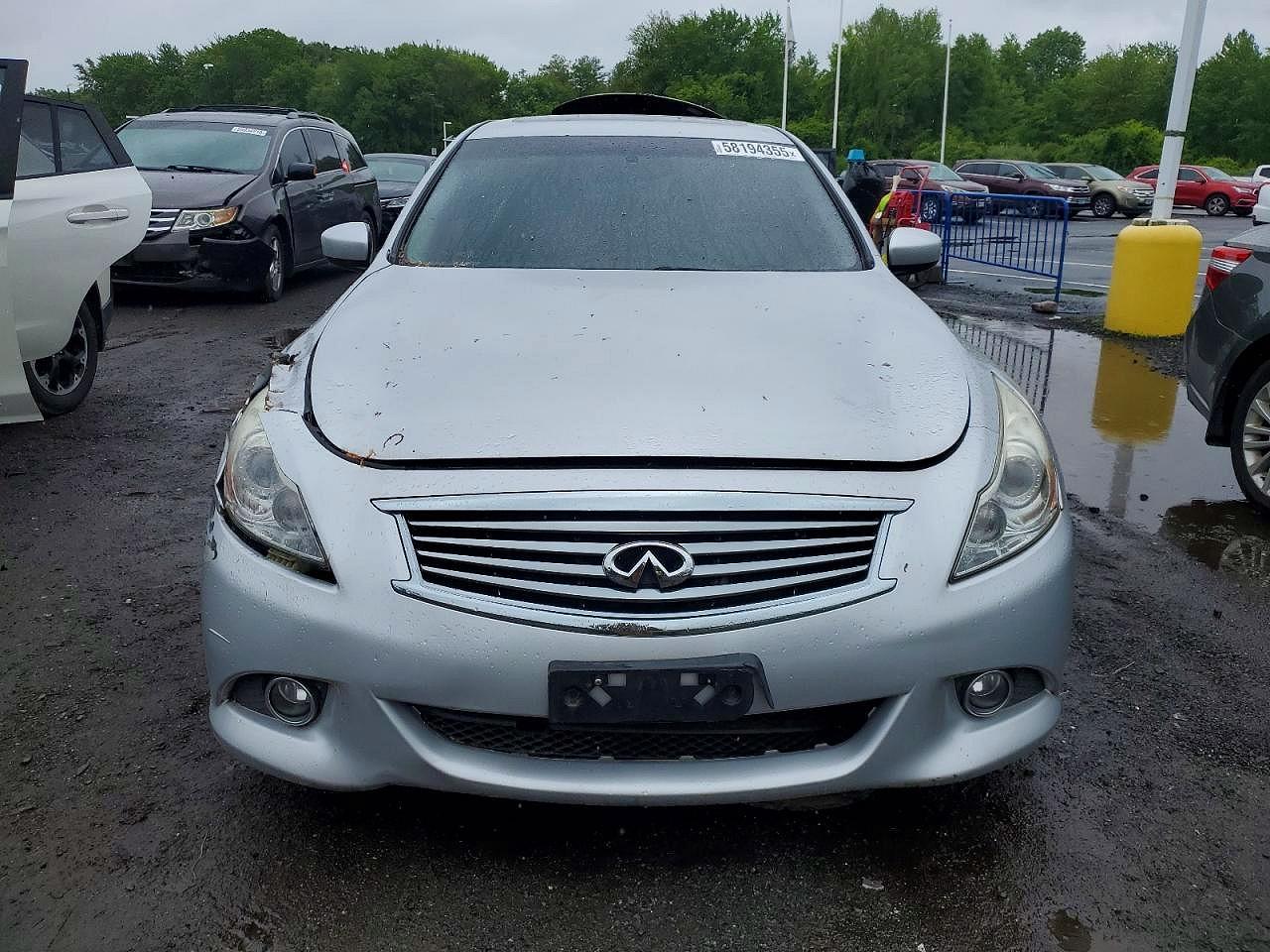 INFINITI G37 X