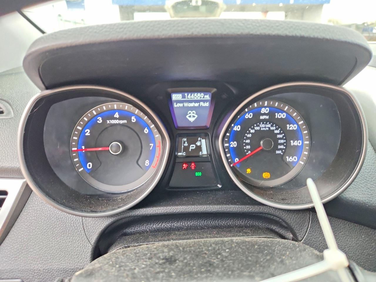 Hyundai ELANTRA Base