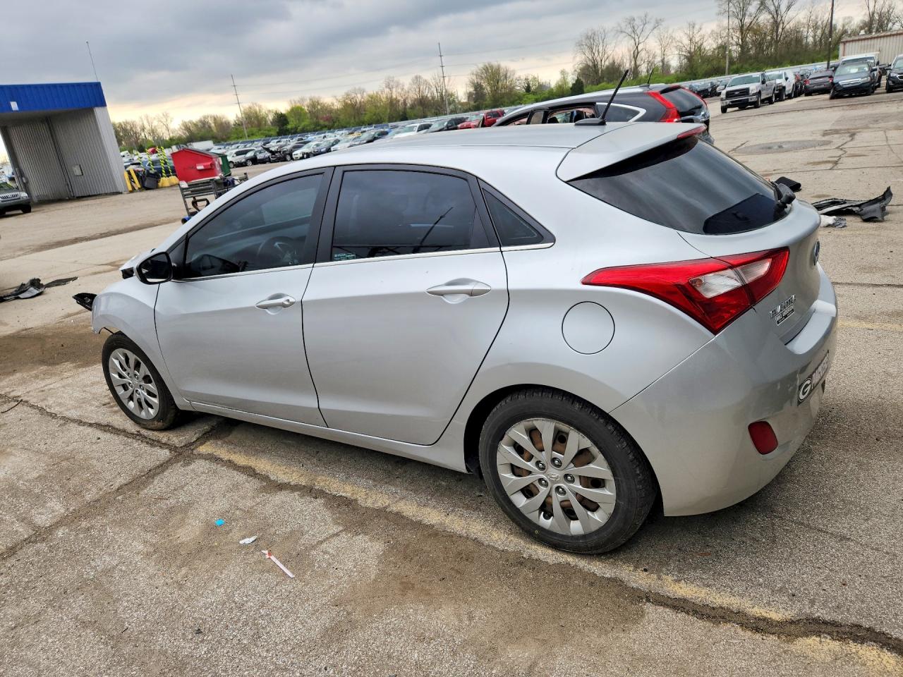 Hyundai ELANTRA Base