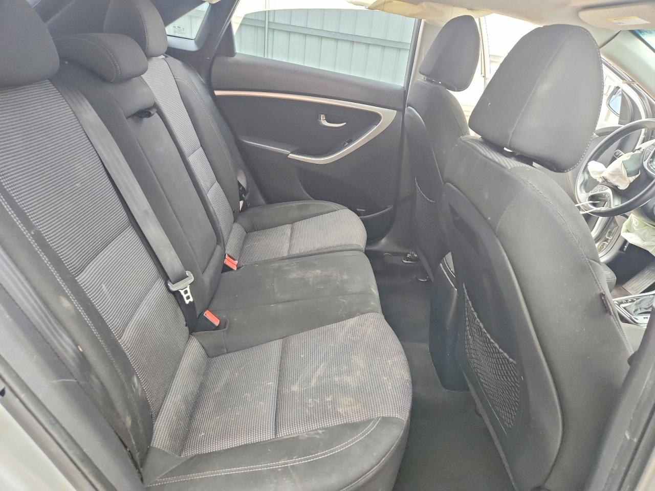 Hyundai ELANTRA Base