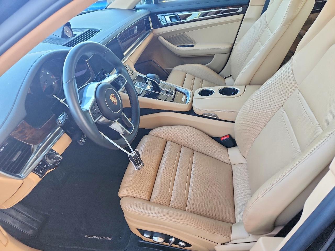 Porsche Panamera 4
