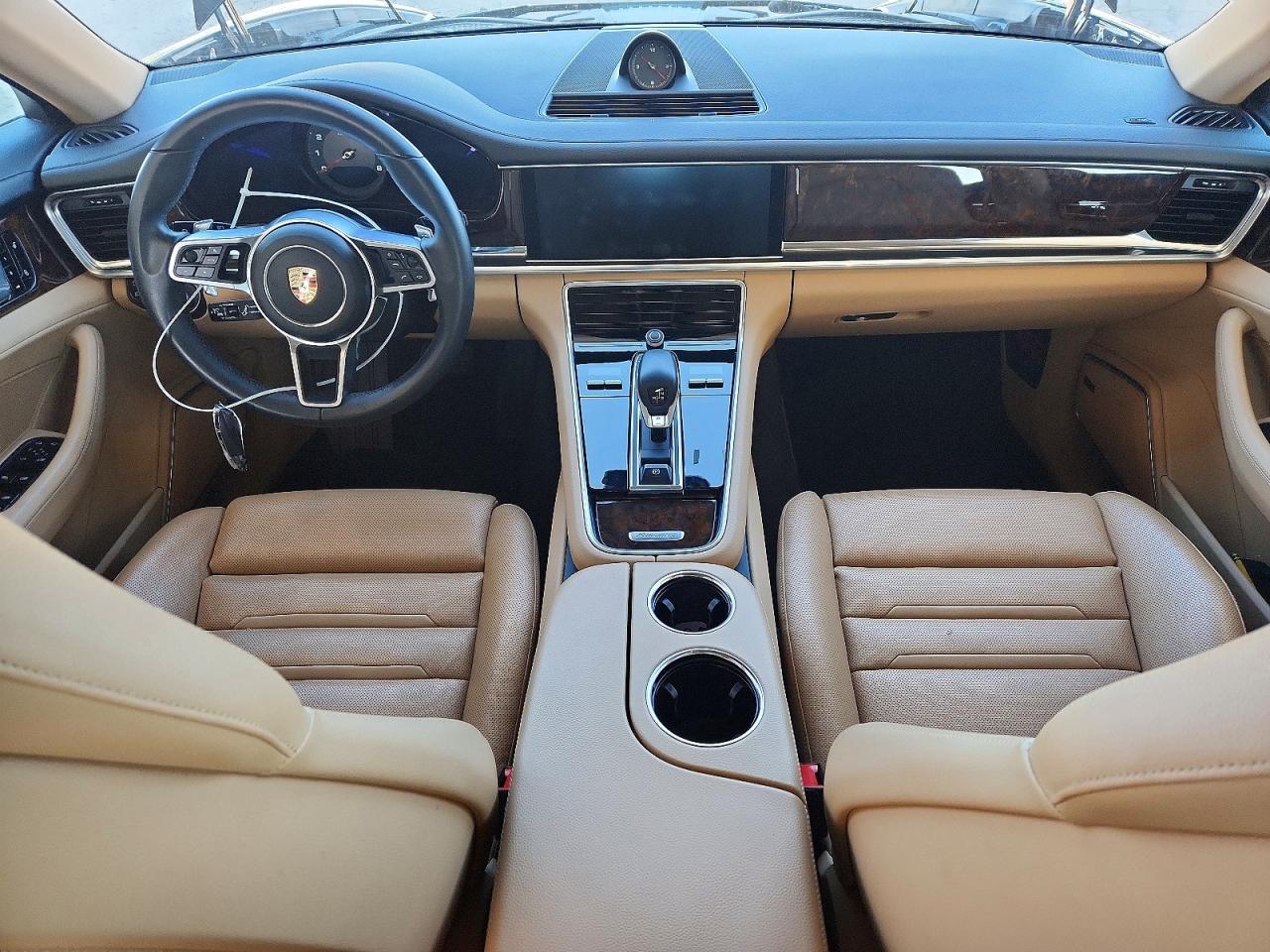 Porsche Panamera 4