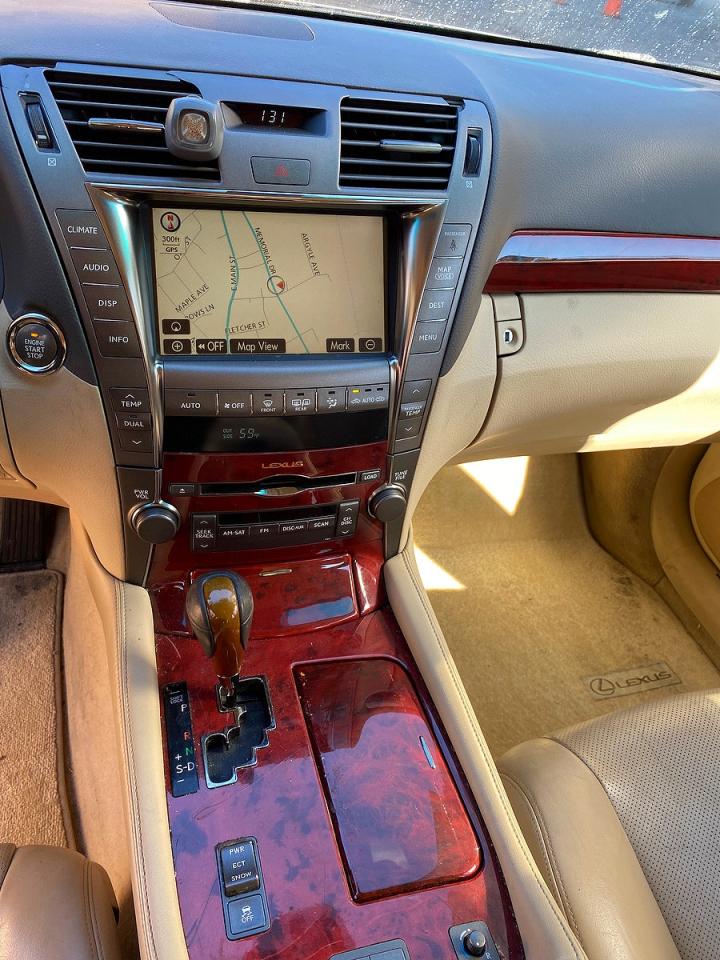 Lexus LS 460