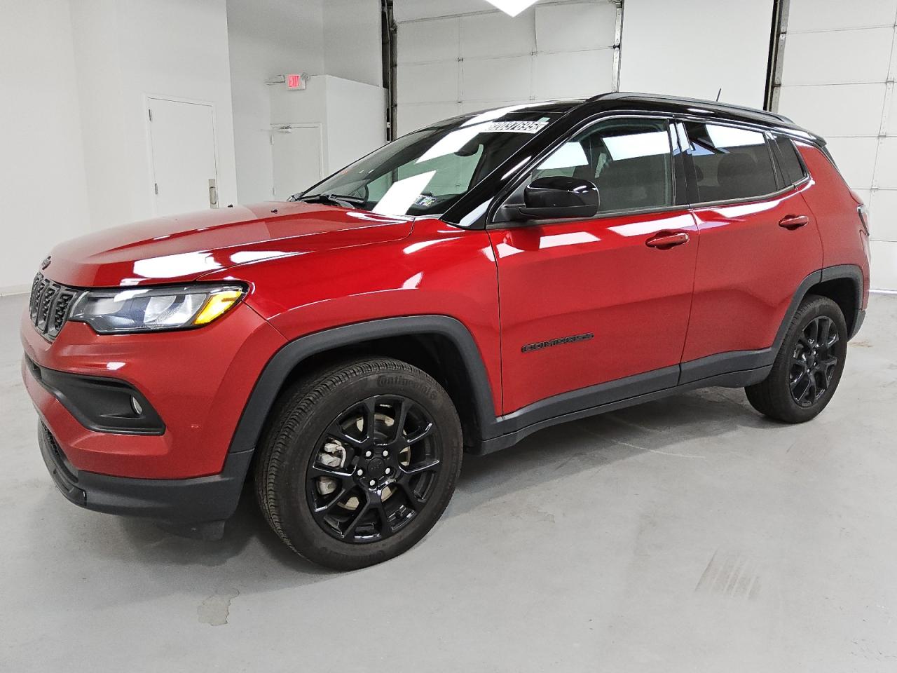 Salvage Jeep Compass Image