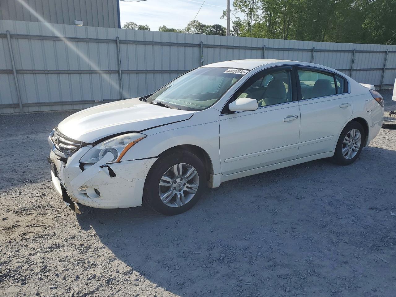 Salvage Nissan Altima Image