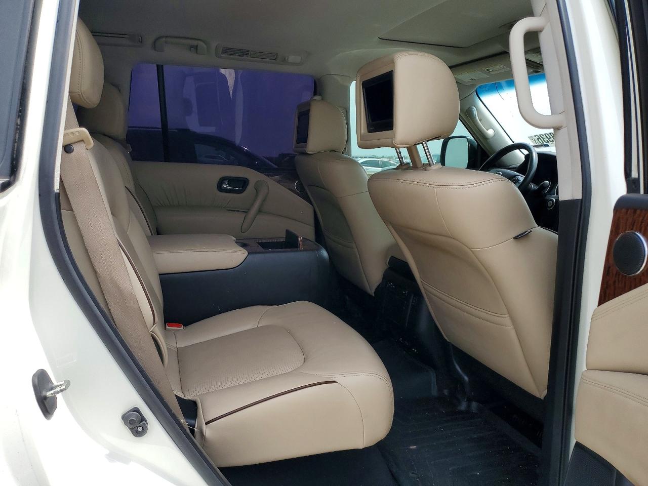 Nissan Armada Platinum