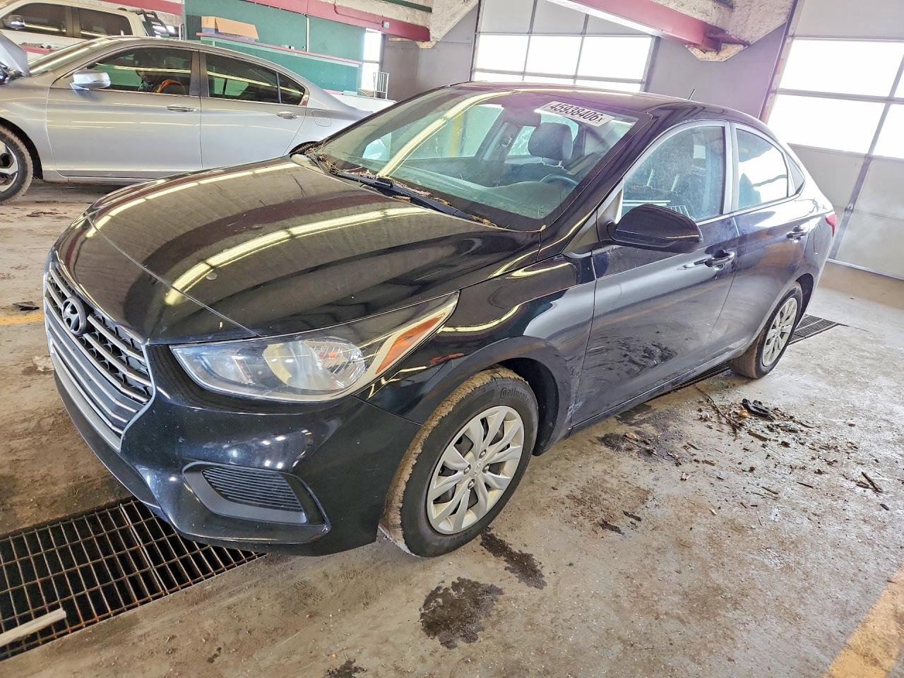 Salvage Hyundai ACCENT Image