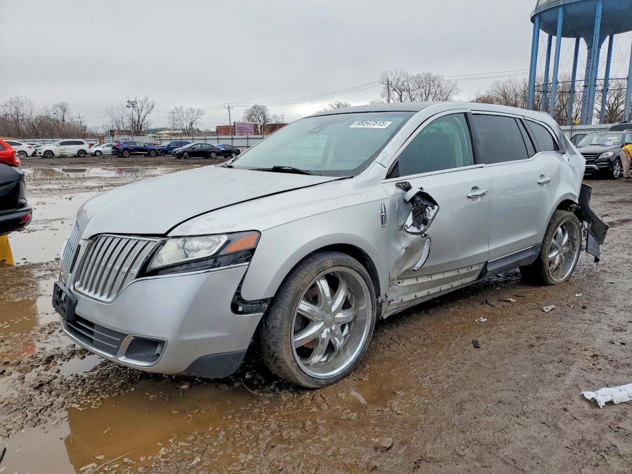 Salvage Lincoln MKT Image