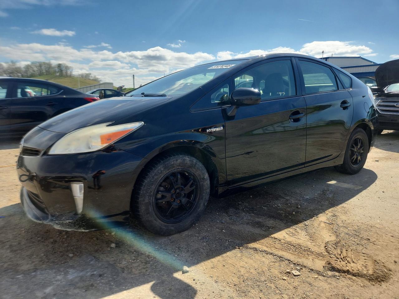 Salvage Toyota Prius Image