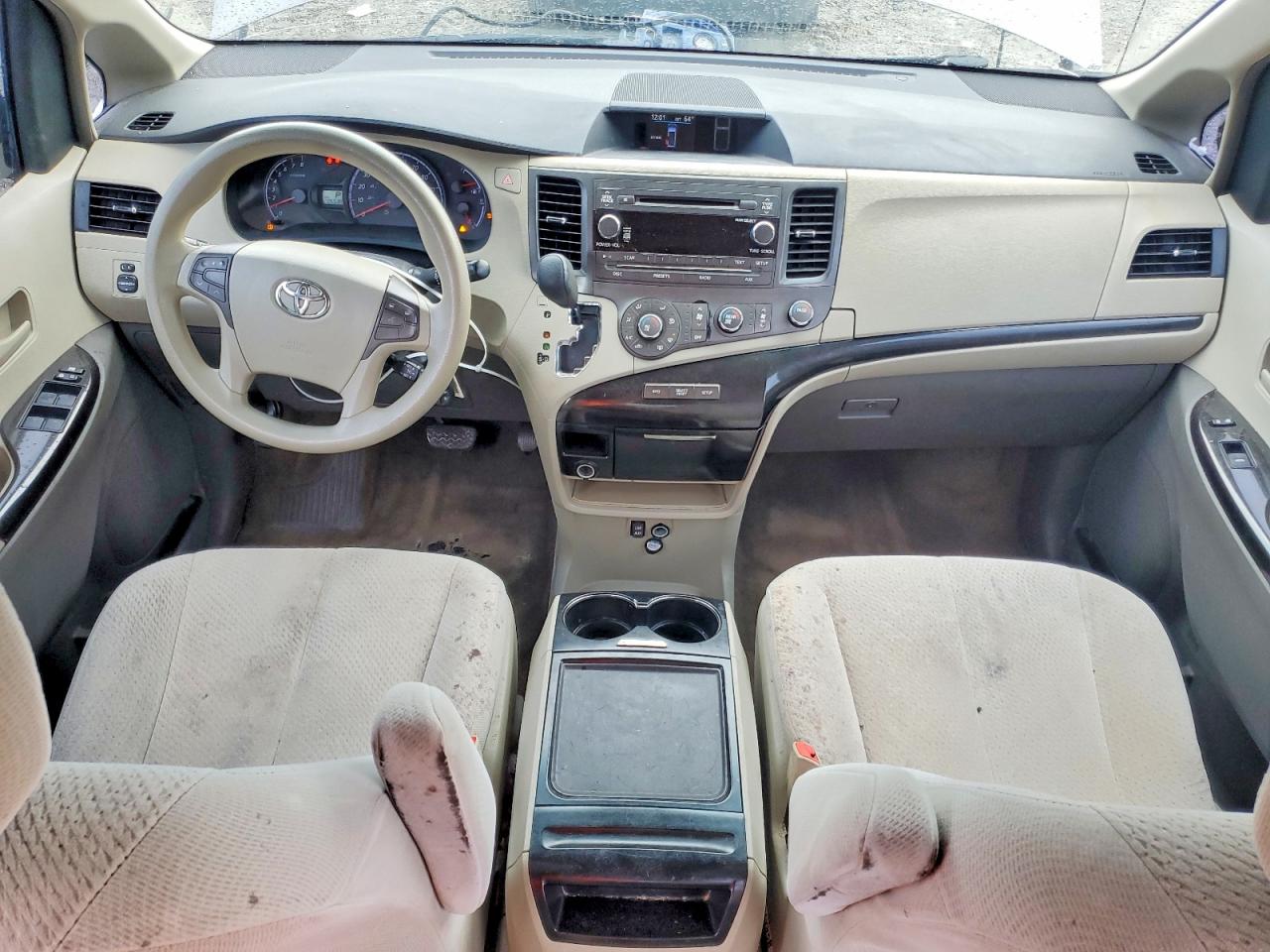 Toyota Sienna Le