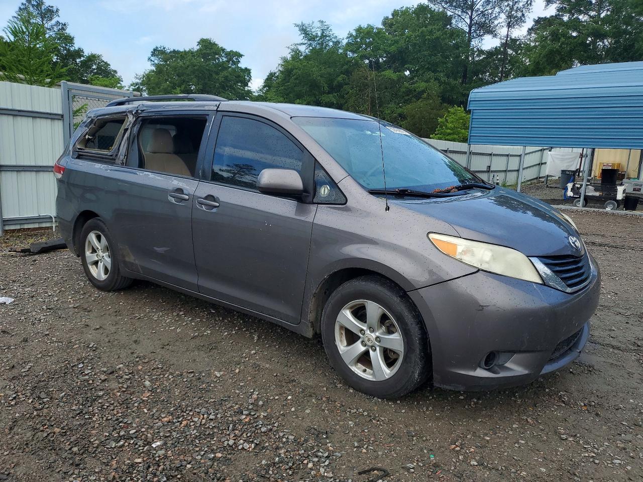 Toyota Sienna Le