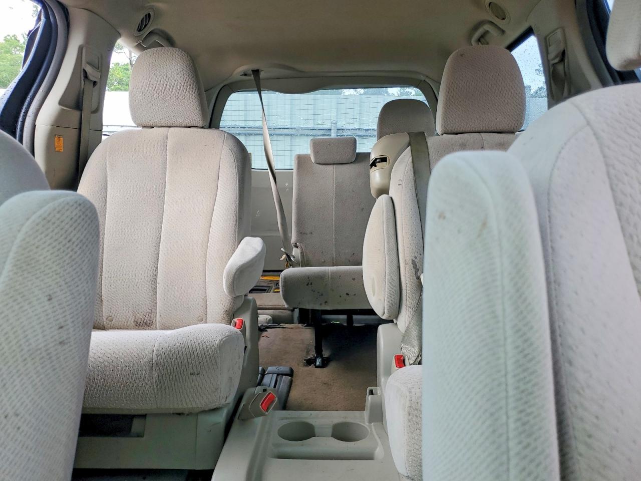 Toyota Sienna Le