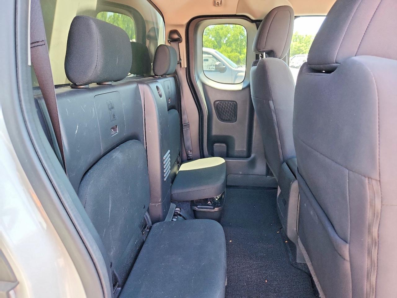 Nissan Frontier Sv