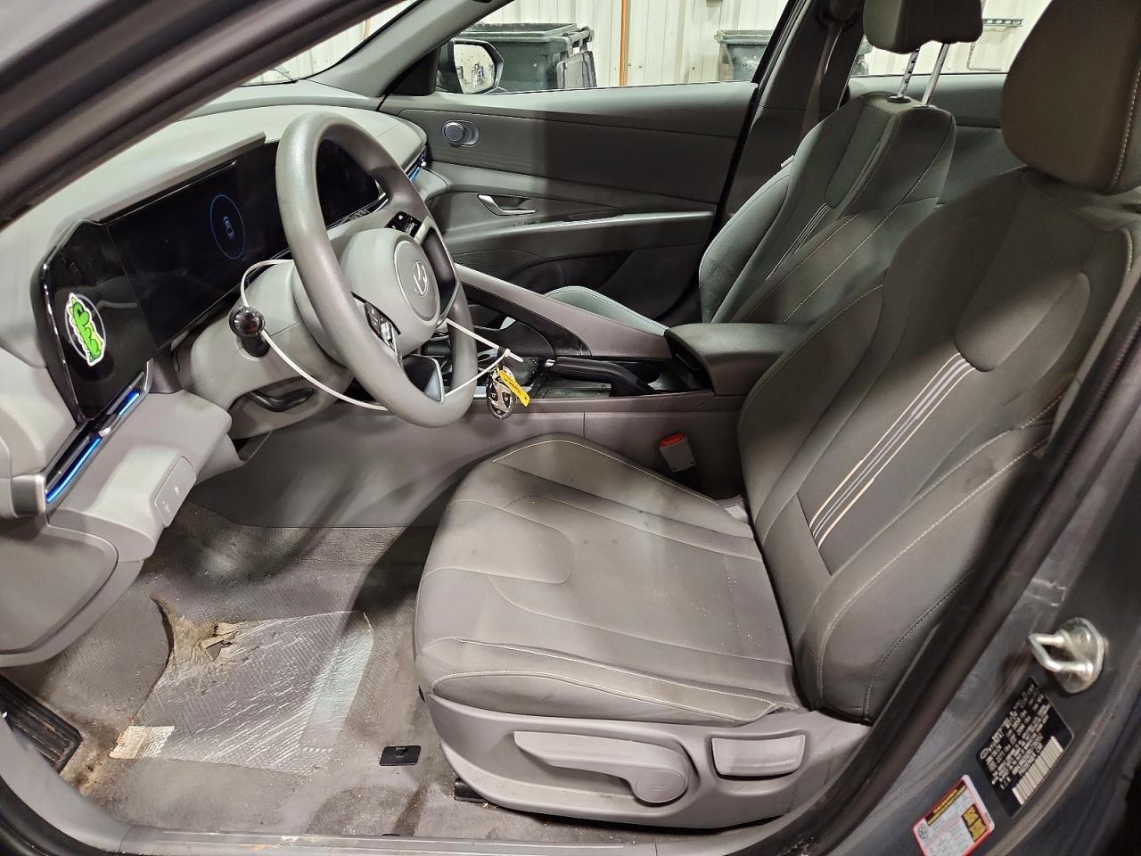 Hyundai ELANTRA Sel