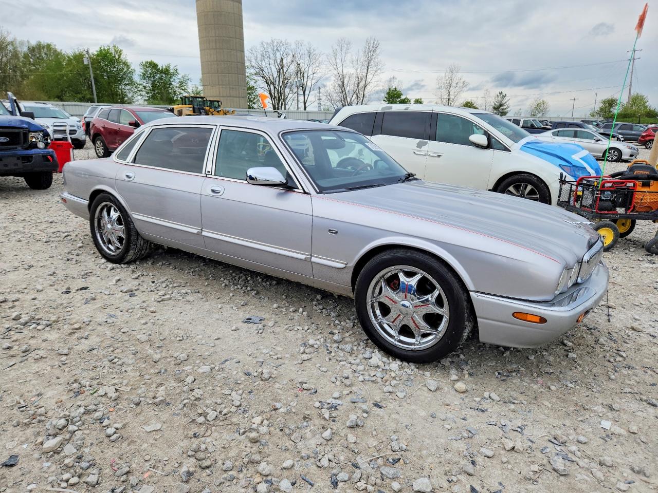 Jaguar XJ