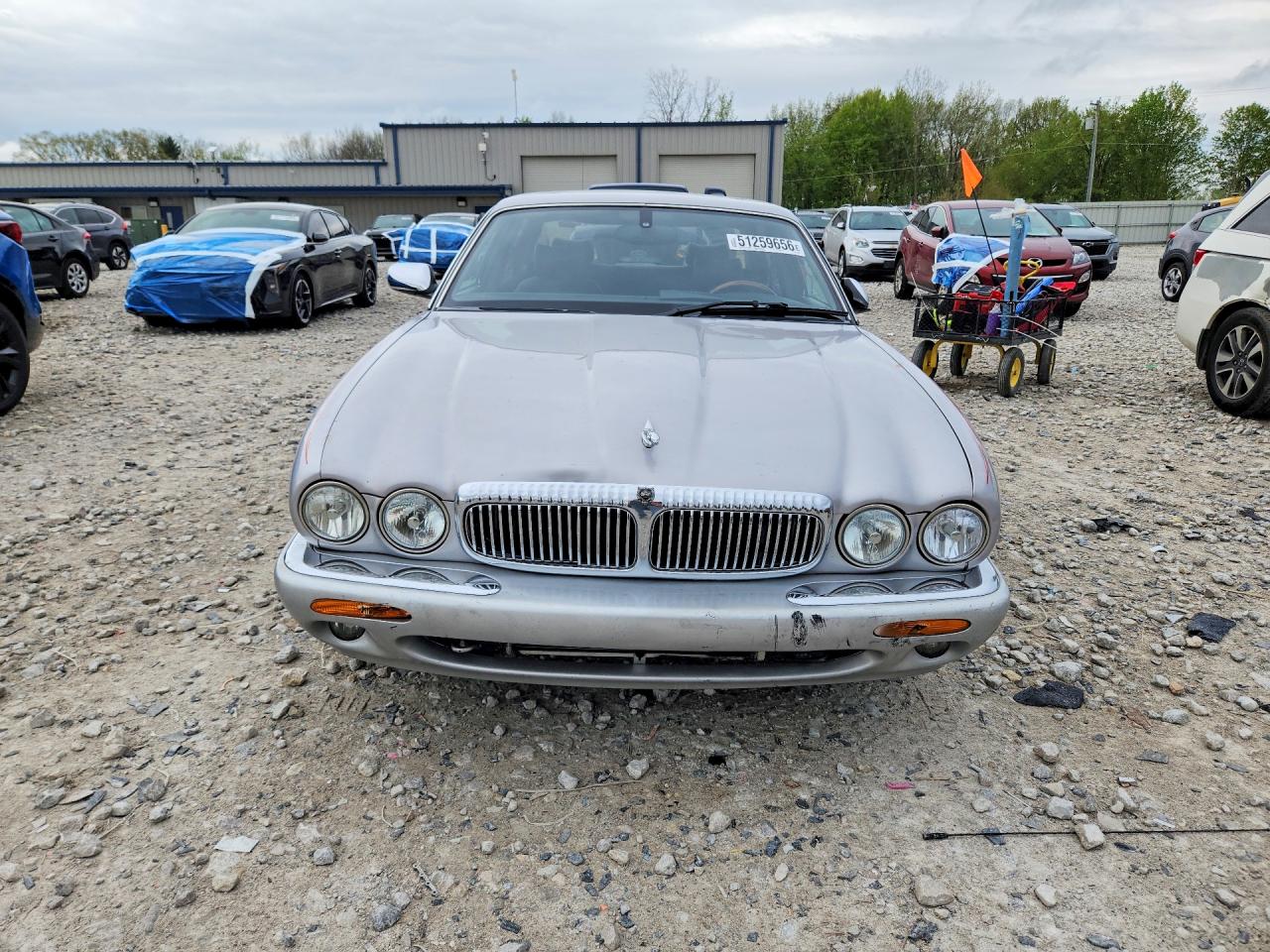 Jaguar XJ