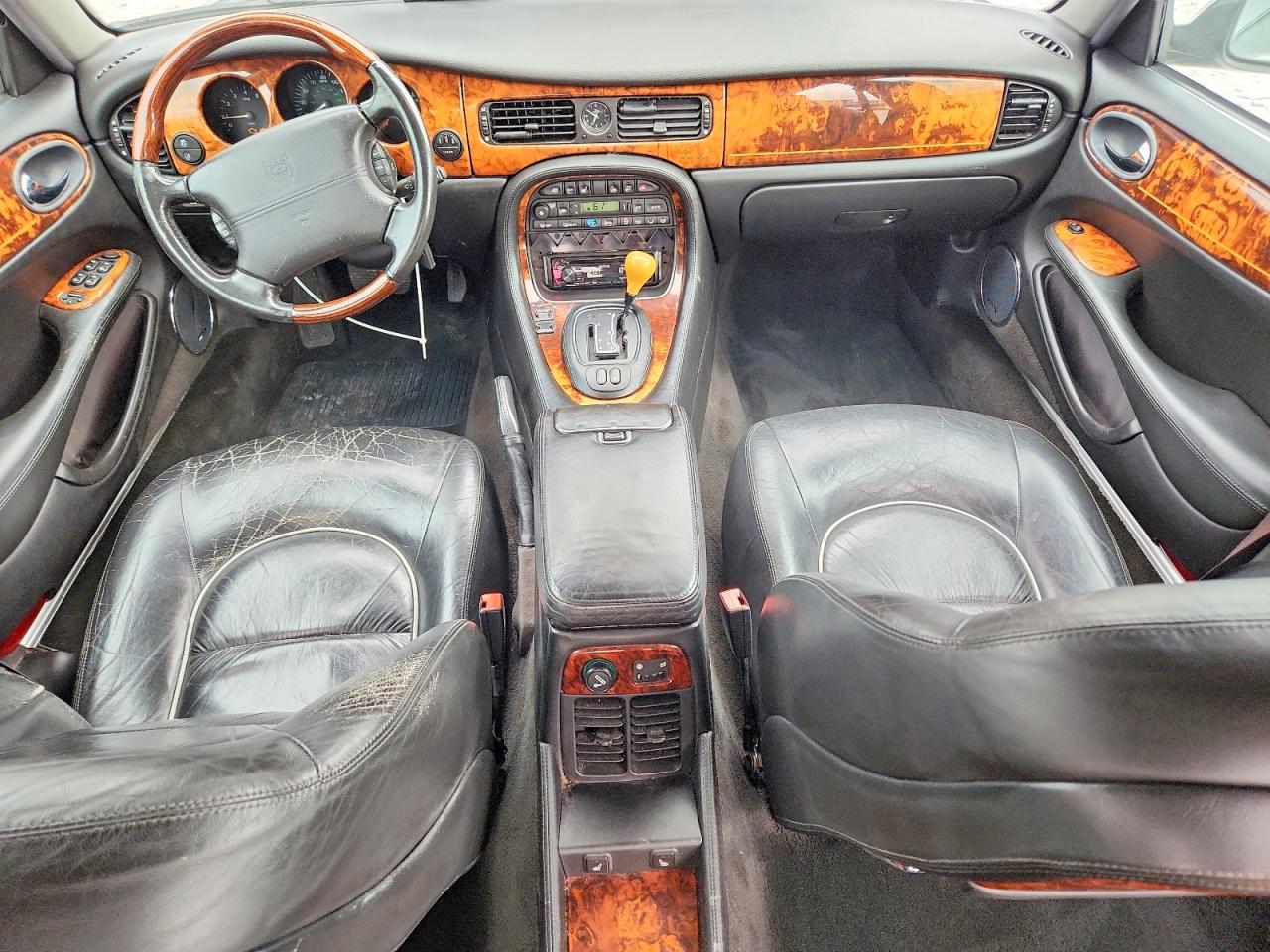 Jaguar XJ