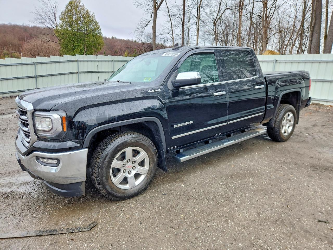 Salvage GMC Sierra Image