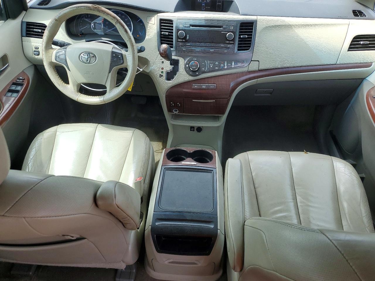 Toyota Sienna Xle 8-passenger