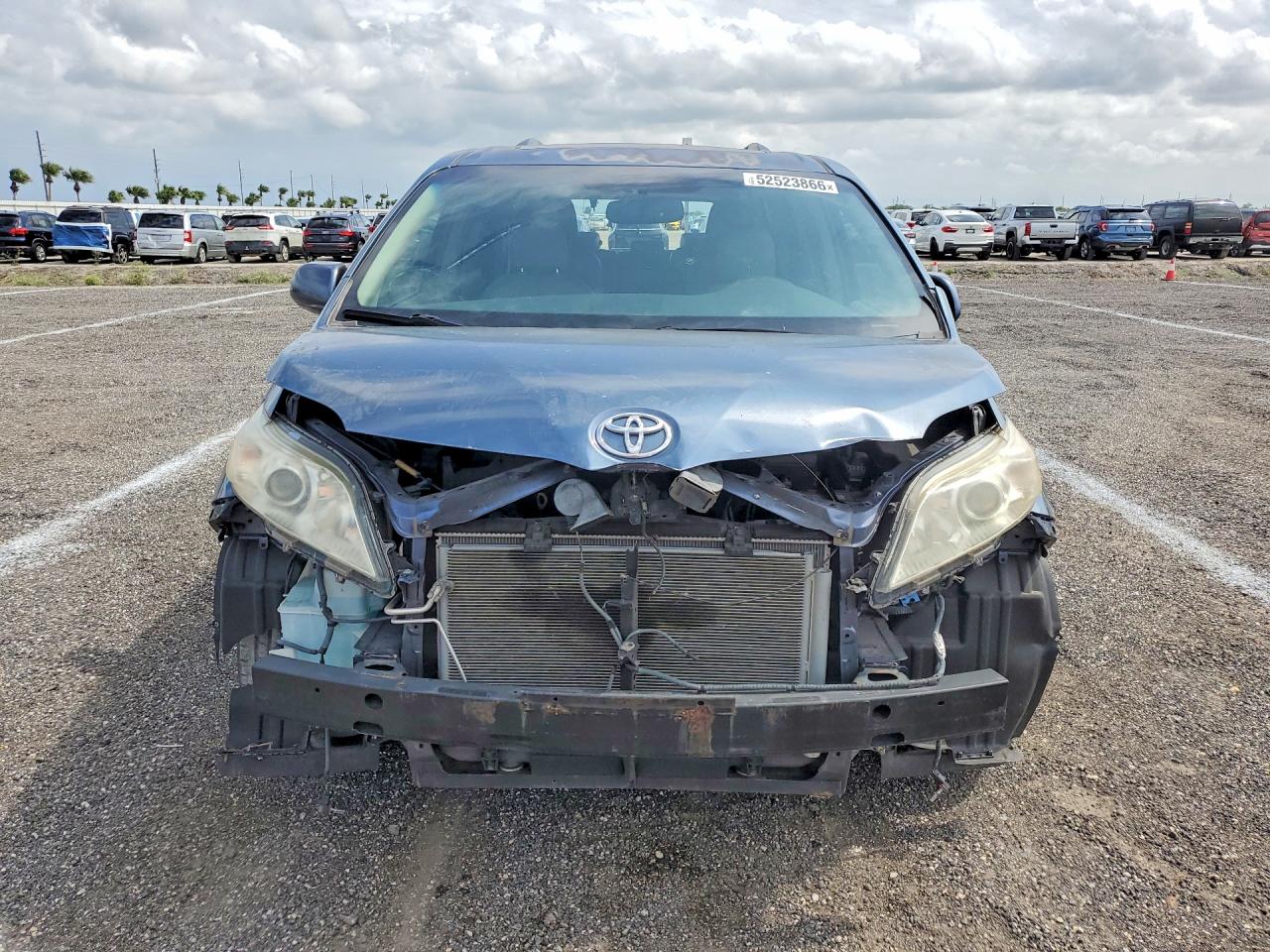 Toyota Sienna Xle 8-passenger