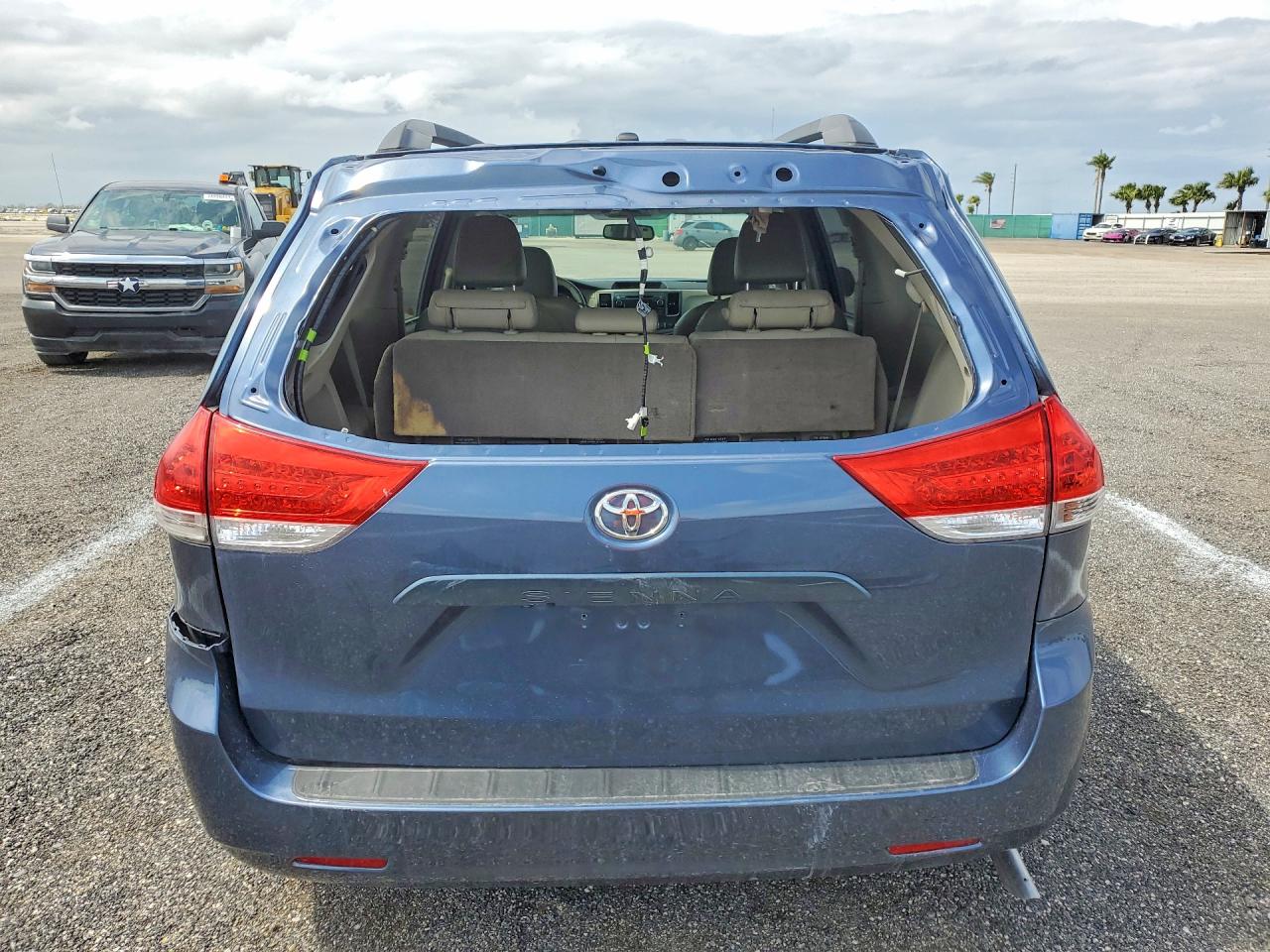 Toyota Sienna Xle 8-passenger