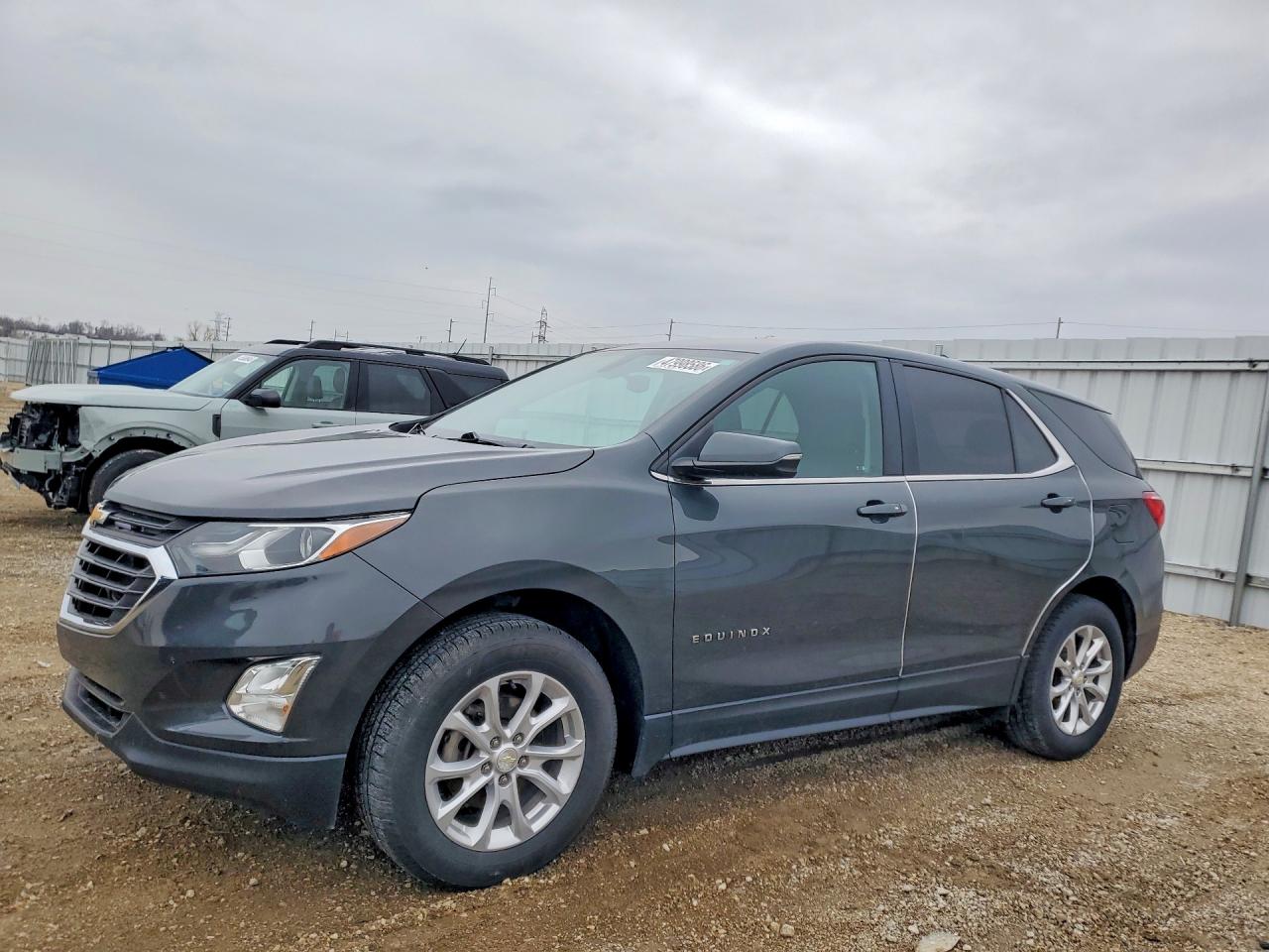 Salvage Chevrolet Equinox Image