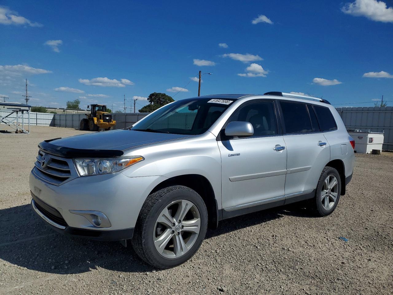 Salvage Toyota Highlander Image