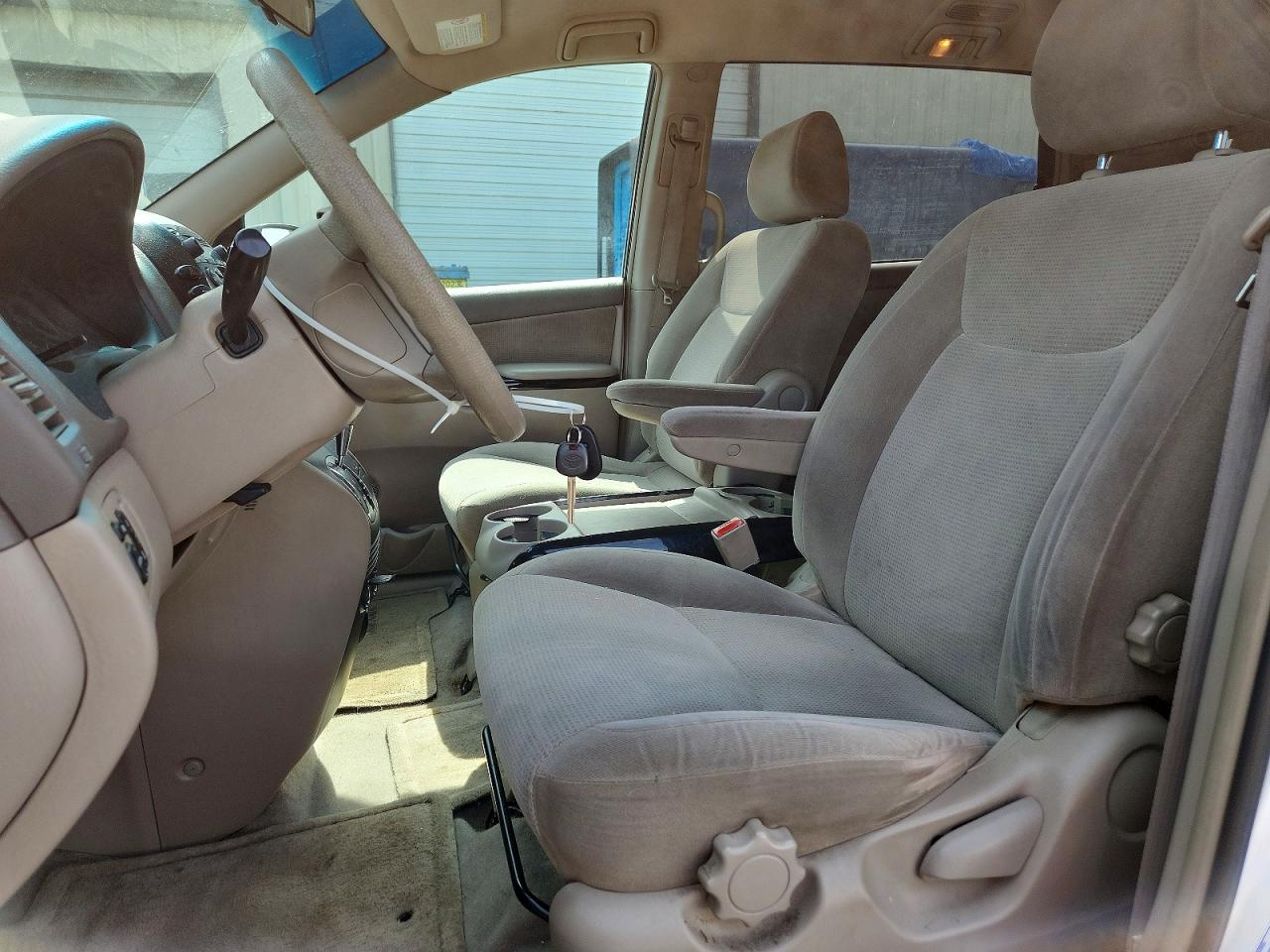 Toyota Sienna Le 8 Passenger