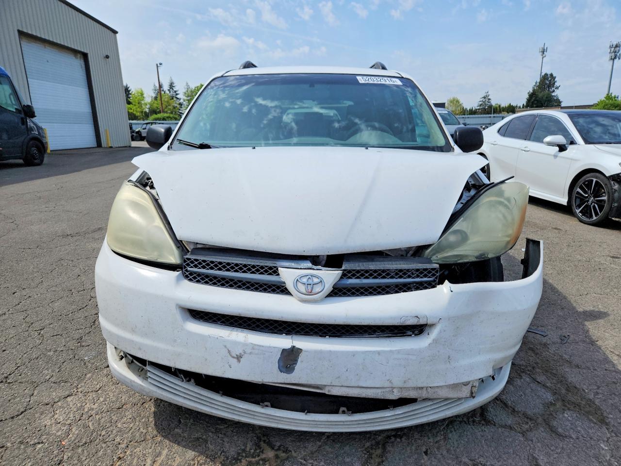 Toyota Sienna Le 8 Passenger