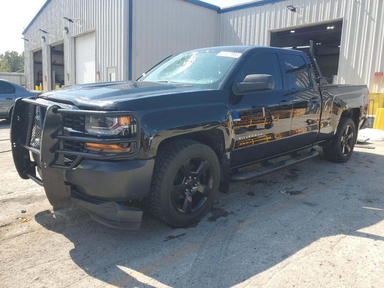 Salvage Chevrolet Silverado Image